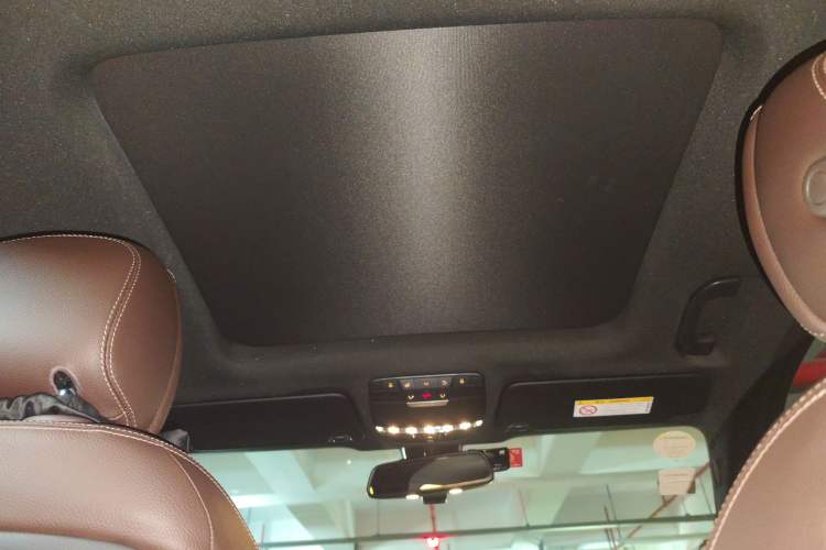 Used Mercedes-Benz GLC 2018 Facelifted GLC 260 4MATIC Dynamic Edition Headliner