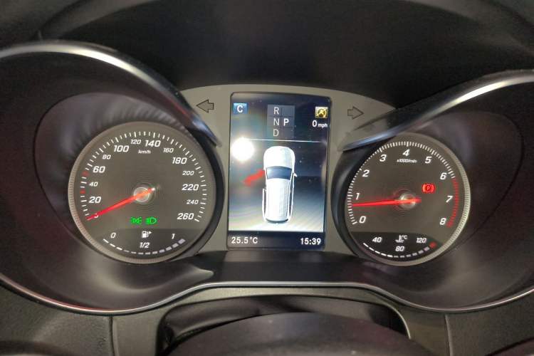 Used Mercedes-Benz GLC 2018 Facelift GLC 260 4MATIC Luxury Edition Instrument Cluster