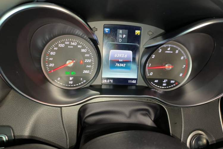 Used Mercedes-Benz GLC 2018 GLC 260 4MATIC Luxury Model Instrument Cluster