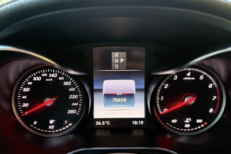 Used Mercedes-Benz GLC 2018 GLC 260 4MATIC Luxury Model Instrument Cluster