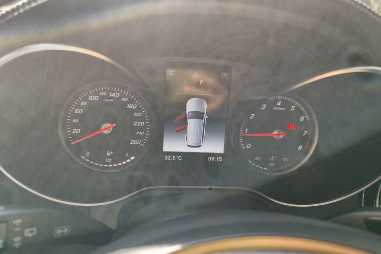 Used Mercedes-Benz GLC 2018 GLC 260 4MATIC Luxury Model Instrument Cluster