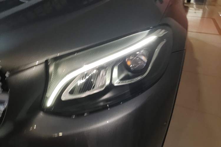 Used Mercedes-Benz GLC 2018 GLC 260 4MATIC Luxury Model Left Front Headlight