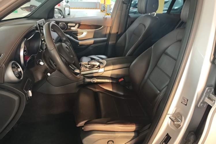 Used Mercedes-Benz GLC 2018 Facelifted GLC 260 4MATIC Dynamic Edition Left Front Seat