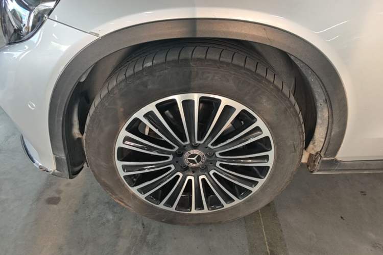 Used Mercedes-Benz GLC 2018 Facelifted GLC 260 4MATIC Dynamic Edition Left Front Wheel Hub