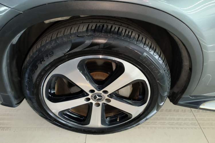 Used Mercedes-Benz GLC 2018 GLC 260 4MATIC Luxury Model Left Front Wheel Hub