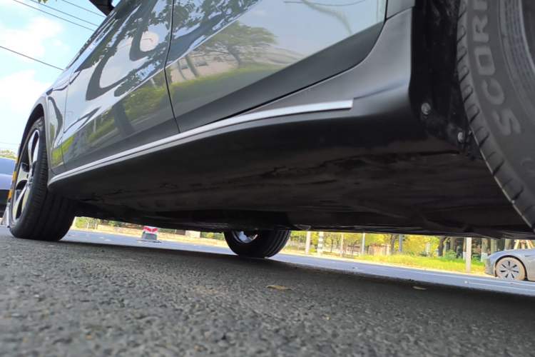 Used Mercedes-Benz GLC 2018 GLC 300 4MATIC Sport Edition Left Side Sill