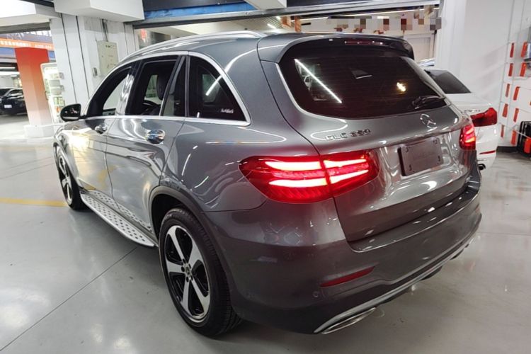 Used Mercedes-Benz GLC 2018 GLC 260 4MATIC Luxury Model Rear Left 45 Deg