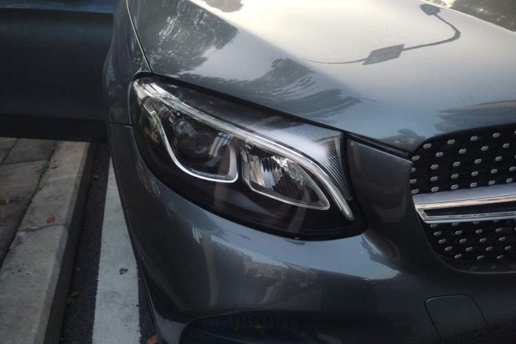 Used Mercedes-Benz GLC 2018 GLC 260 4MATIC Luxury Model Right Front Headlight