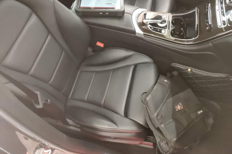Used Mercedes-Benz GLC 2018 GLC 260 4MATIC Dynamic Edition Right Front Seat