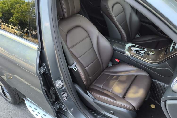 Used Mercedes-Benz GLC 2018 GLC 300 4MATIC Sport Edition Right Front Seat