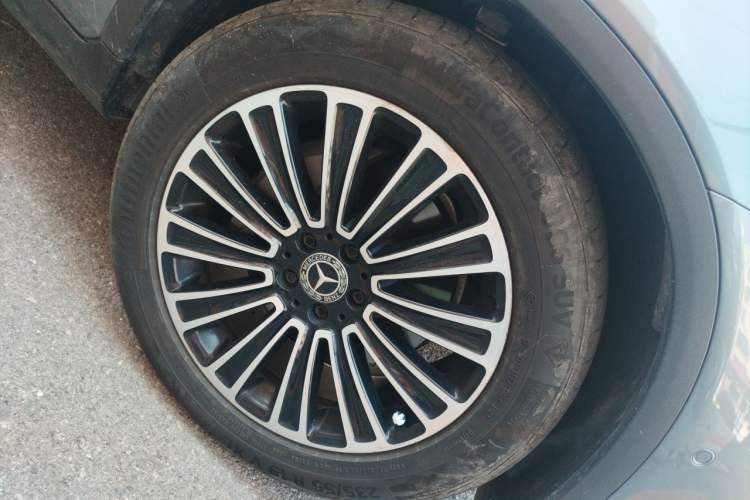 Used Mercedes-Benz GLC 2018 Facelifted GLC 260 4MATIC Dynamic Edition Right Front Wheel Hub