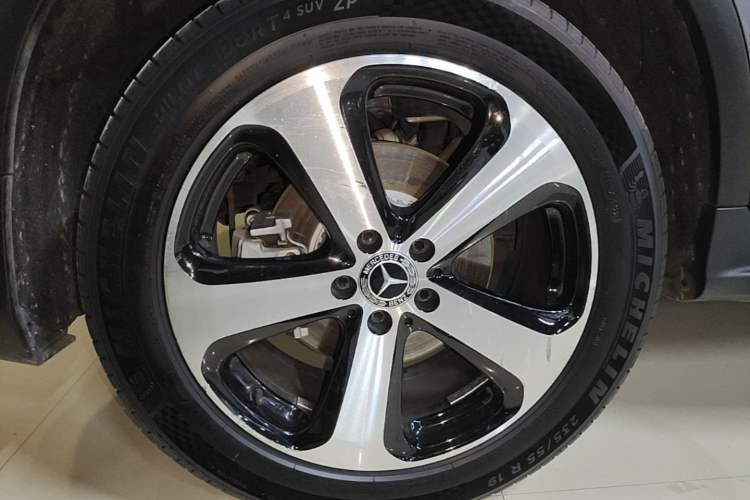 Used Mercedes-Benz GLC 2018 GLC 260 4MATIC Luxury Model Right Rear Wheel Hub