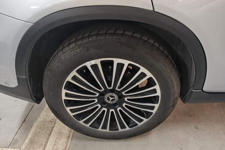 Used Mercedes-Benz GLC 2018 Facelifted GLC 260 4MATIC Dynamic Edition Right Rear Wheel Hub