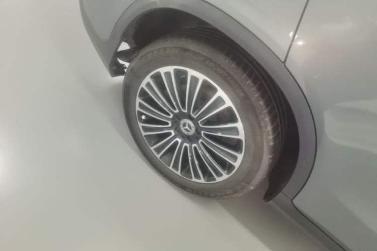Used Mercedes-Benz GLC 2018 Facelifted GLC 260 4MATIC Dynamic Edition Right Rear Wheel Hub