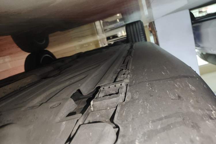 Used Mercedes-Benz GLC 2018 GLC 260 4MATIC Luxury Model Right Side Sill