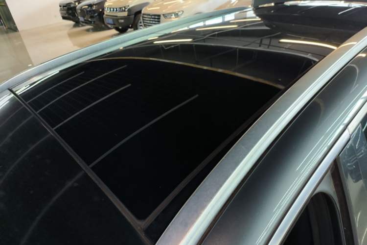 Used Mercedes-Benz GLC 2018 GLC 260 4MATIC Luxury Model Roof