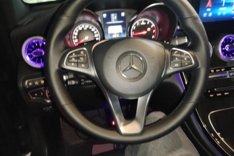 Used Mercedes-Benz GLC 2018 GLC 260 4MATIC Luxury Model Steering Wheel