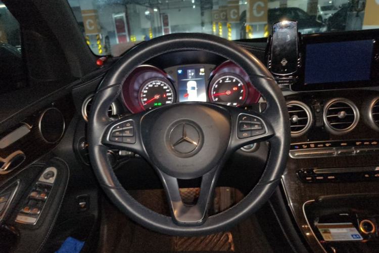 Used Mercedes-Benz GLC 2018 Facelift GLC 260 4MATIC Luxury Edition Steering Wheel