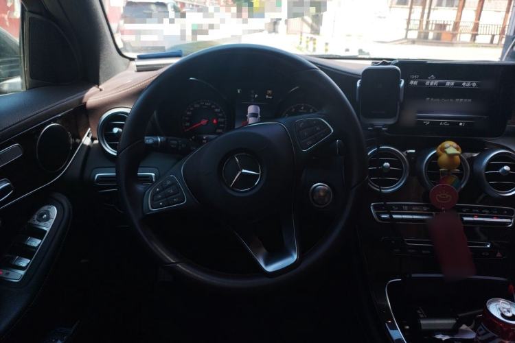 Used Mercedes-Benz GLC 2018 Facelifted GLC 260 4MATIC Dynamic Edition Steering Wheel