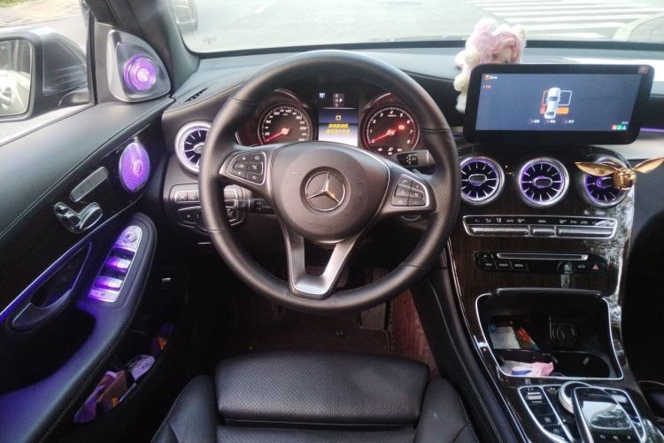 Used Mercedes-Benz GLC 2018 GLC 260 4MATIC Luxury Model Steering Wheel