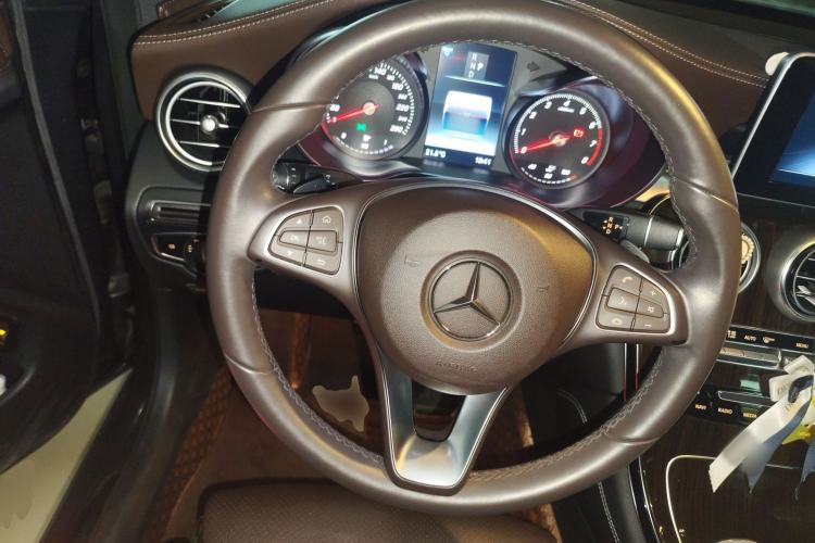 Used Mercedes-Benz GLC 2018 Facelifted GLC 260 4MATIC Dynamic Edition Steering Wheel
