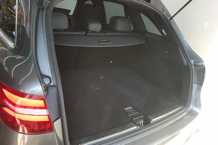 Used Mercedes-Benz GLC 2018 GLC 260 4MATIC Dynamic Edition Trunk