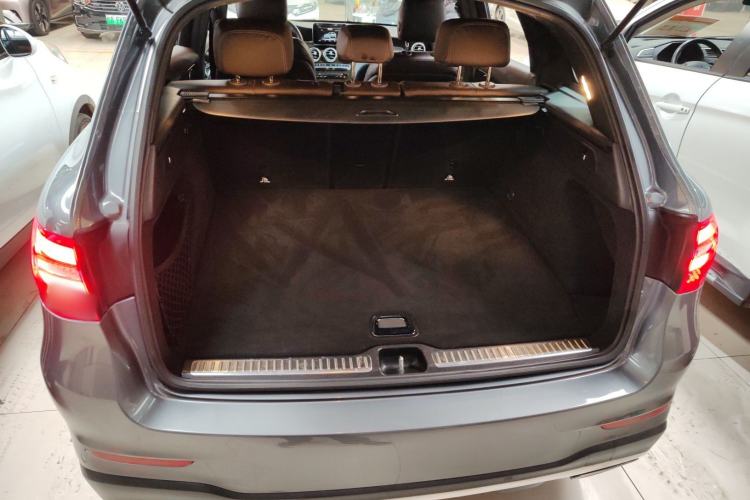 Used Mercedes-Benz GLC 2018 GLC 260 4MATIC Dynamic Edition Trunk