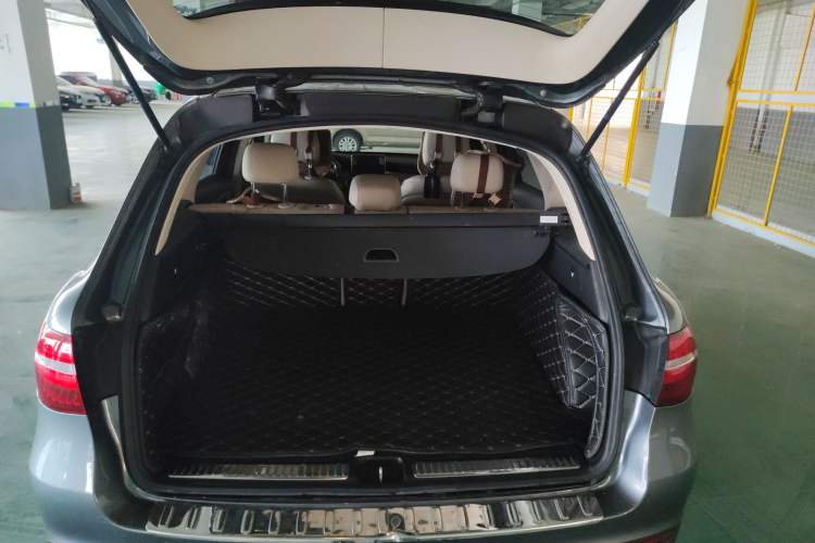 Used Mercedes-Benz GLC 2018 GLC 200 4MATIC Trunk