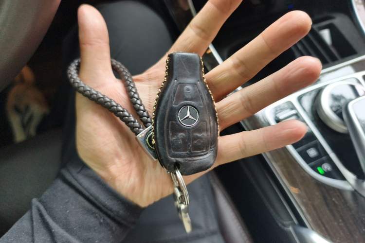 Used Mercedes-Benz GLC 2018 Facelift GLC 260 4MATIC Luxury Edition Vehicle Key
