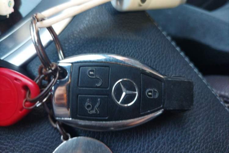 Used Mercedes-Benz GLC 2018 Facelifted GLC 260 4MATIC Dynamic Edition Vehicle Key