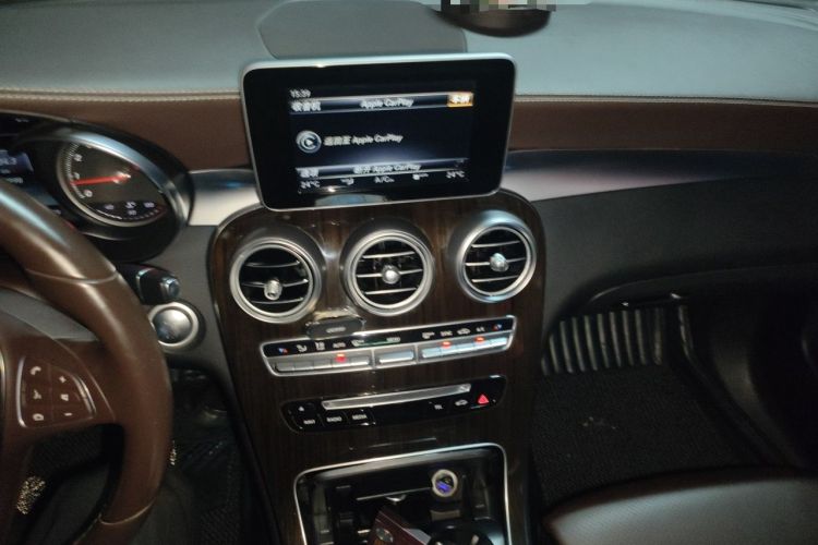 Used Mercedes-Benz GLC 2018 GLC 260 4MATIC Dynamic Edition Audio And AC Panel