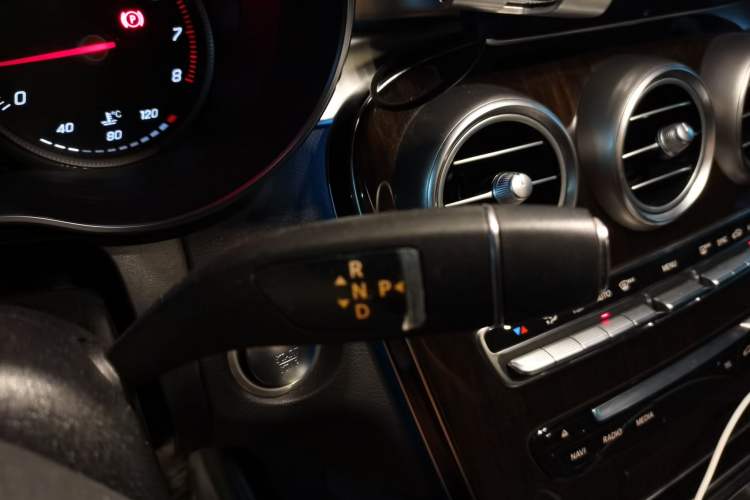 Used Mercedes-Benz GLC 2018 Facelifted GLC 260 4MATIC Dynamic Edition Gear Lever