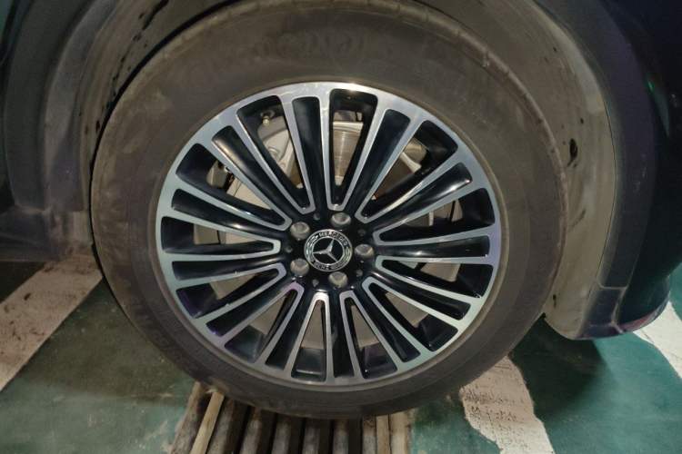 Used Mercedes-Benz GLC 2018 GLC 260 4MATIC Dynamic Edition Right Front Wheel Hub