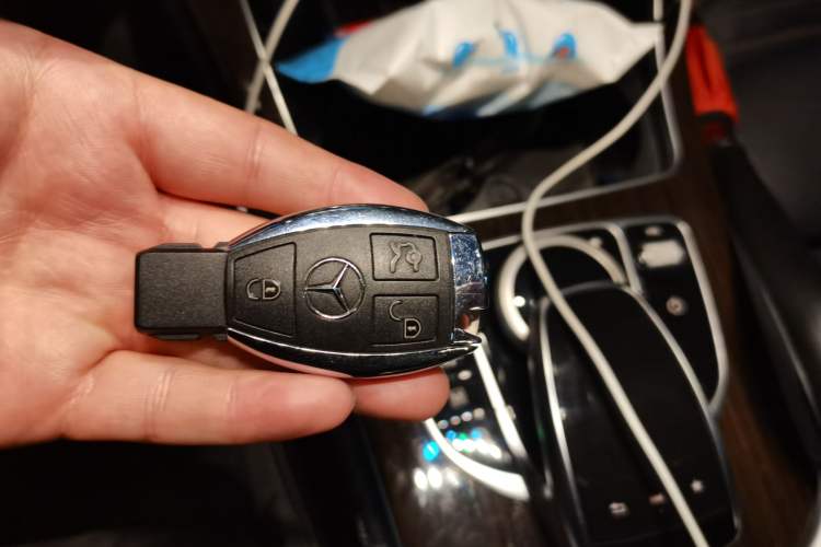 Used Mercedes-Benz GLC 2018 Facelifted GLC 260 4MATIC Dynamic Edition Vehicle Key