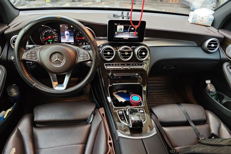Used Mercedes-Benz GLC 2018 Facelifted GLC 260 4MATIC Dynamic Edition Center Console