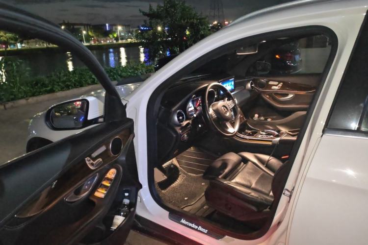 Used Mercedes-Benz GLC 2018 GLC 260 4MATIC Luxury Model Driver Seat