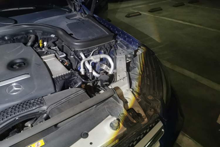 Used Mercedes-Benz GLC 2018 GLC 260 4MATIC Luxury Model Engine Bay Left