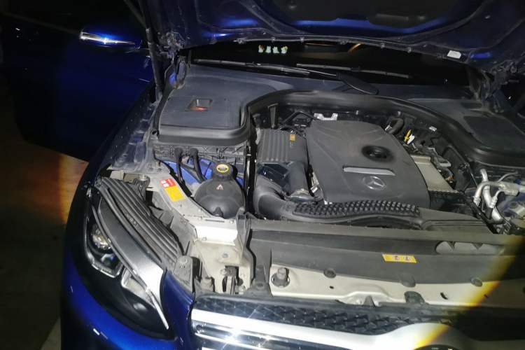 Used Mercedes-Benz GLC 2018 GLC 260 4MATIC Luxury Model Engine Bay Right