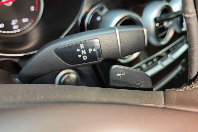 Used Mercedes-Benz GLC 2018 Facelifted GLC 260 4MATIC Dynamic Edition Gear Lever