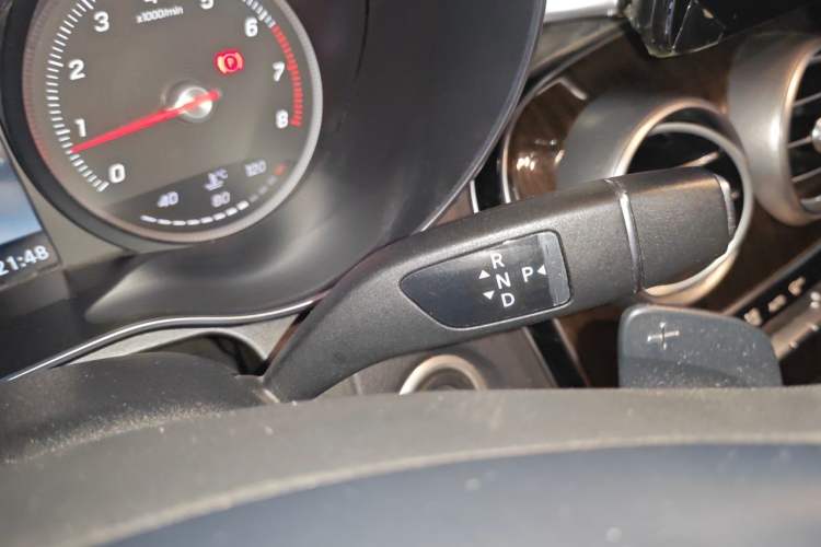 Used Mercedes-Benz GLC 2018 GLC 260 4MATIC Luxury Model Gear Lever