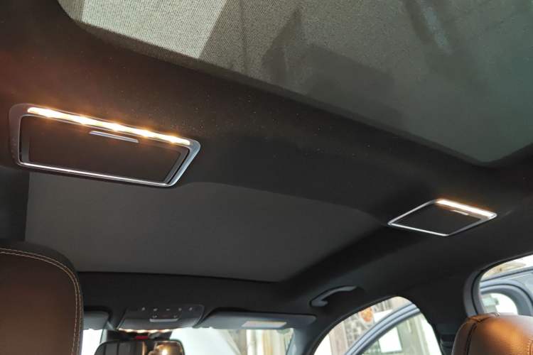 Used Mercedes-Benz GLC 2018 Facelifted GLC 260 4MATIC Dynamic Edition Headliner