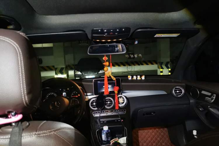 Used Mercedes-Benz GLC 2018 GLC 260 4MATIC Luxury Model Headliner