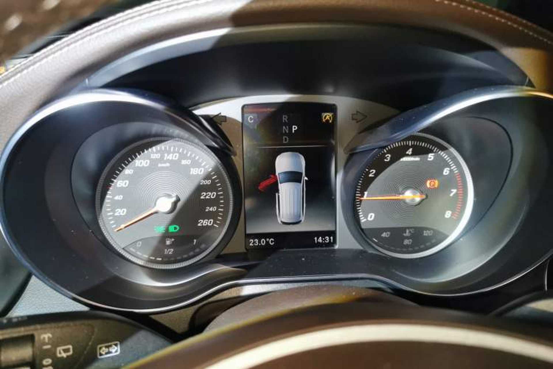 Used Mercedes-Benz GLC 2018 GLC 260 4MATIC Luxury Model Instrument Cluster