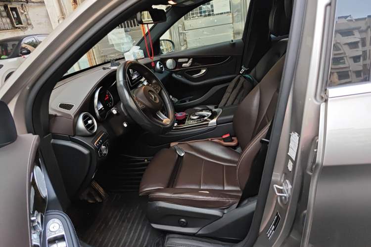 Used Mercedes-Benz GLC 2018 Facelifted GLC 260 4MATIC Dynamic Edition Left Front Seat