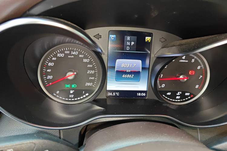 Used Mercedes-Benz GLC 2018 Facelifted GLC 260 4MATIC Dynamic Edition Odometer Close Up