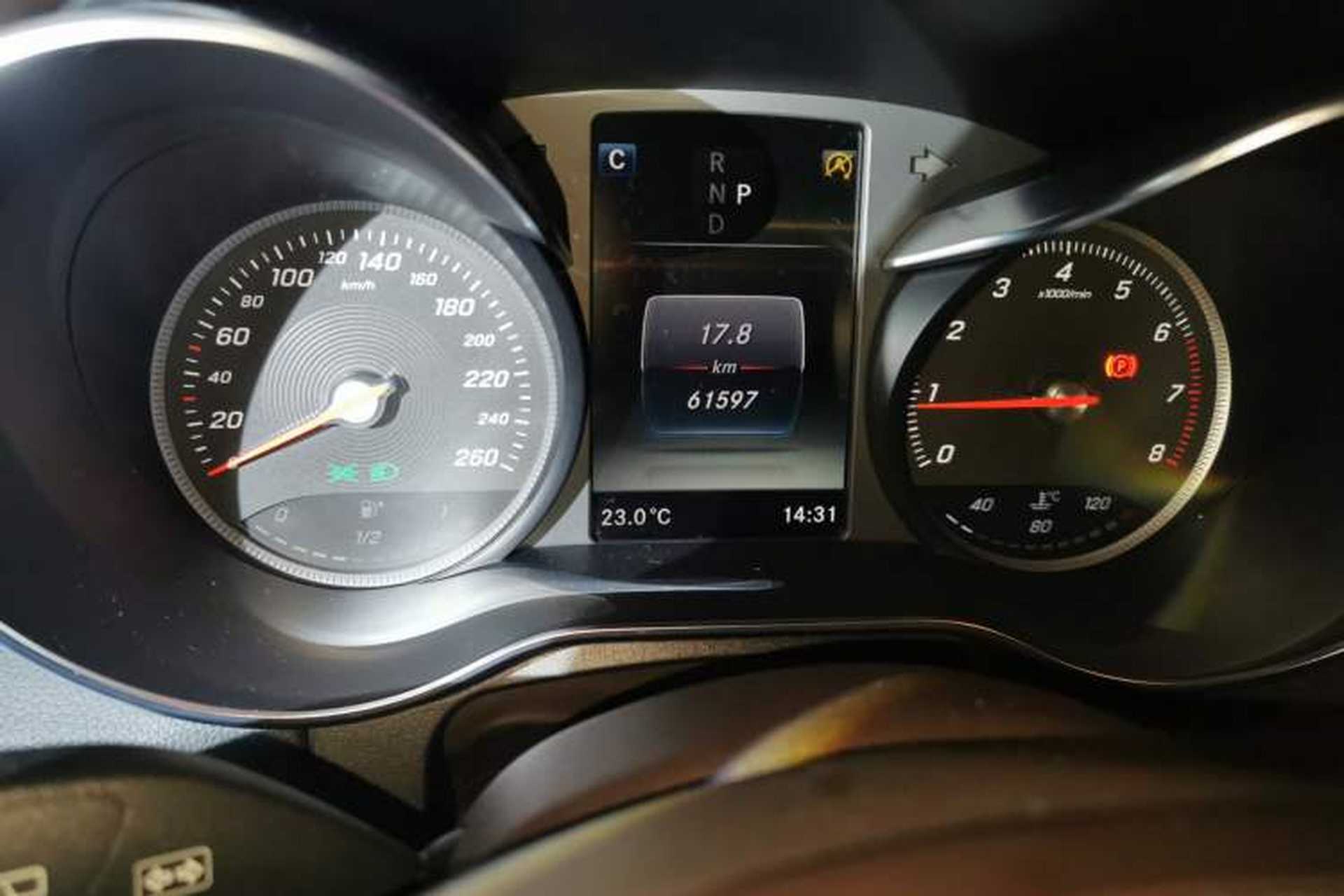 Used Mercedes-Benz GLC 2018 GLC 260 4MATIC Luxury Model Odometer Close Up