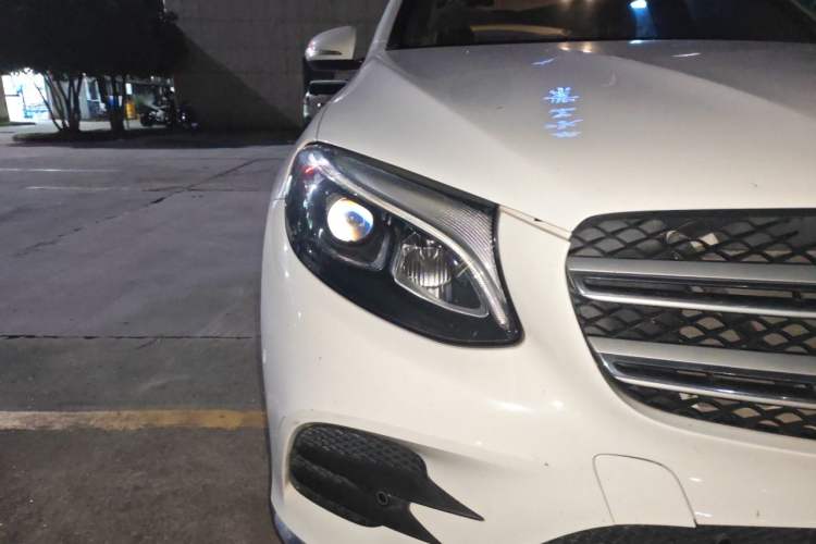 Used Mercedes-Benz GLC 2018 GLC 260 4MATIC Luxury Model Right Front Headlight