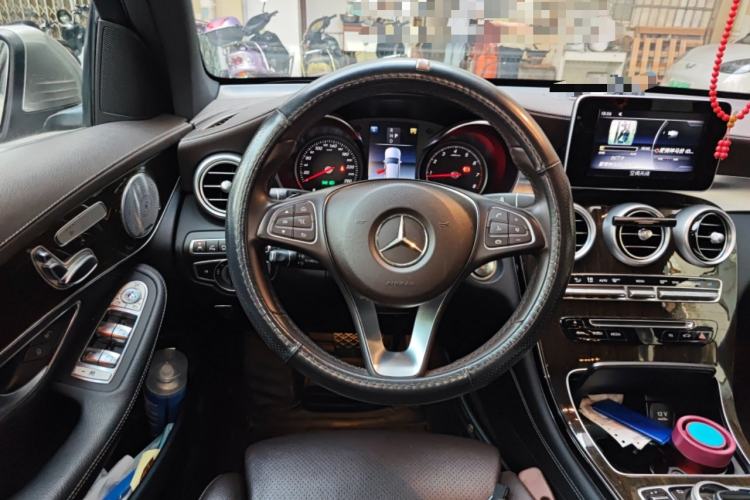 Used Mercedes-Benz GLC 2018 Facelifted GLC 260 4MATIC Dynamic Edition Steering Wheel