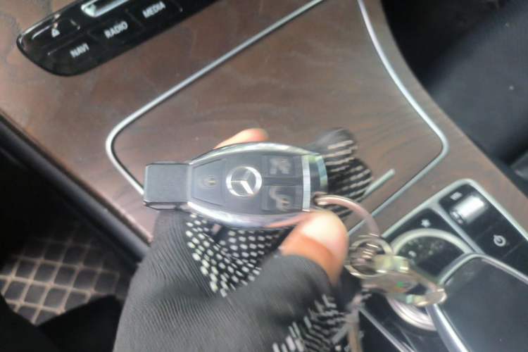 Used Mercedes-Benz GLC 2018 GLC 300 4MATIC Sport Edition Vehicle Key