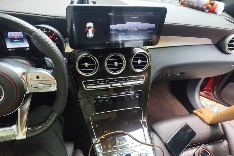 Used Mercedes-Benz GLC 2018 Facelift GLC 260 4MATIC Luxury Edition Audio And AC Panel